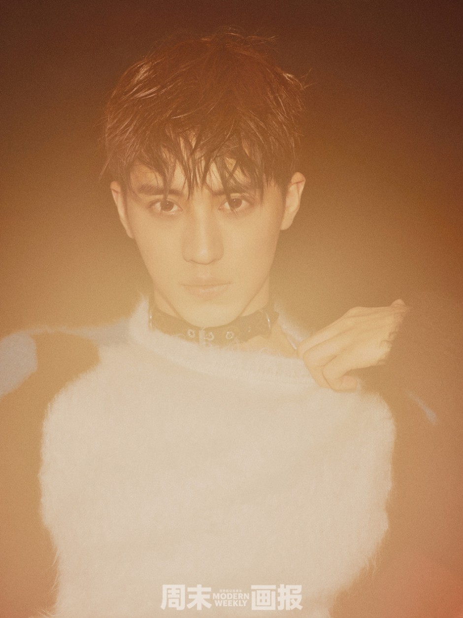 人气偶像许魏洲杂志封面 双目透视三月春光