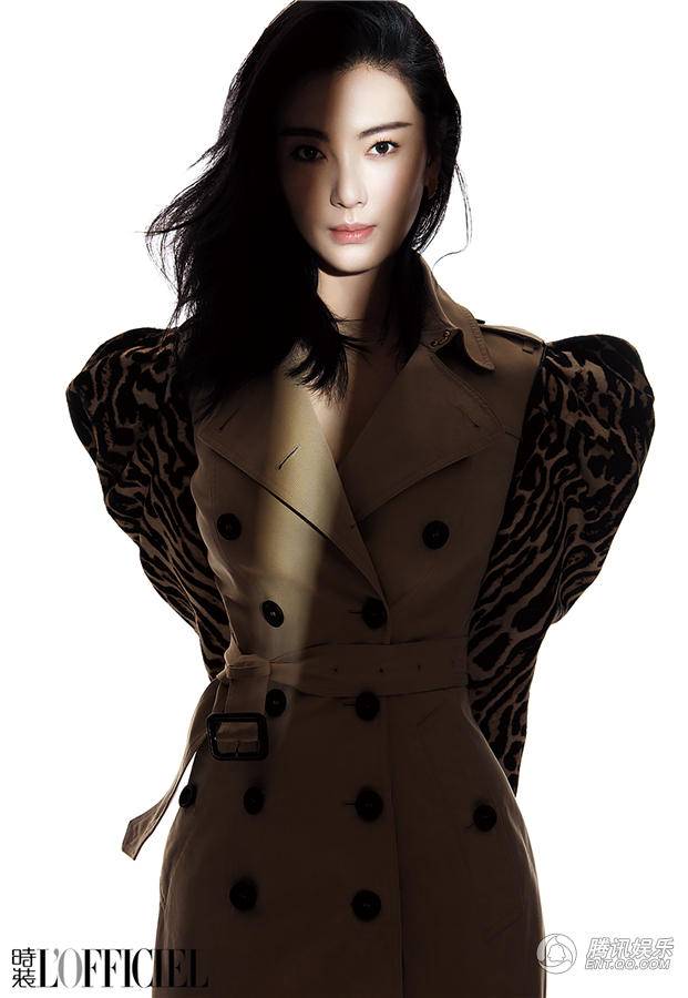 张雨绮登杂志开年封面照 简约造型点出灵动气息