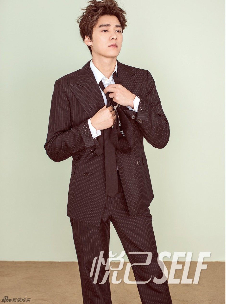 李易峰帅气杂志封面照 时尚演绎花美男style