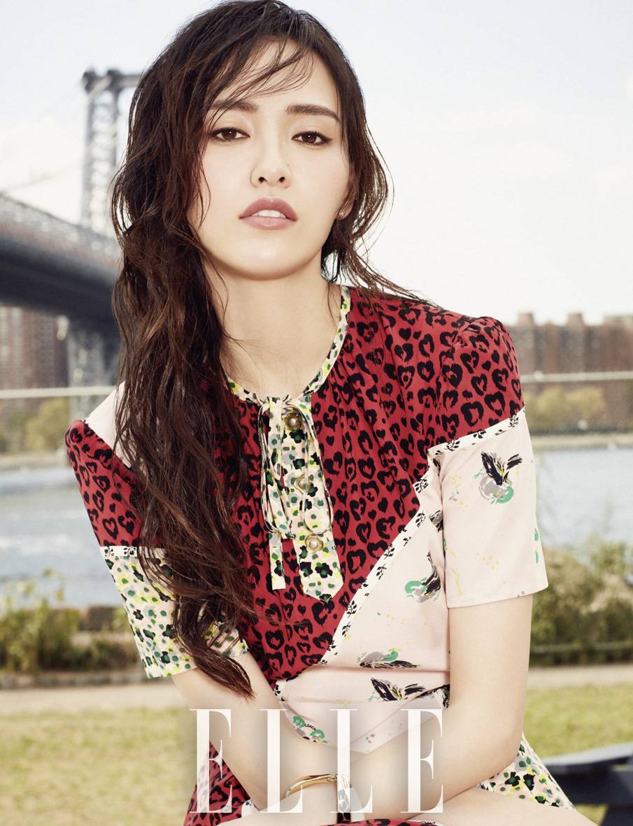 唐嫣登《ELLE》杂志封面 潇洒机车范儿霸气女汉子