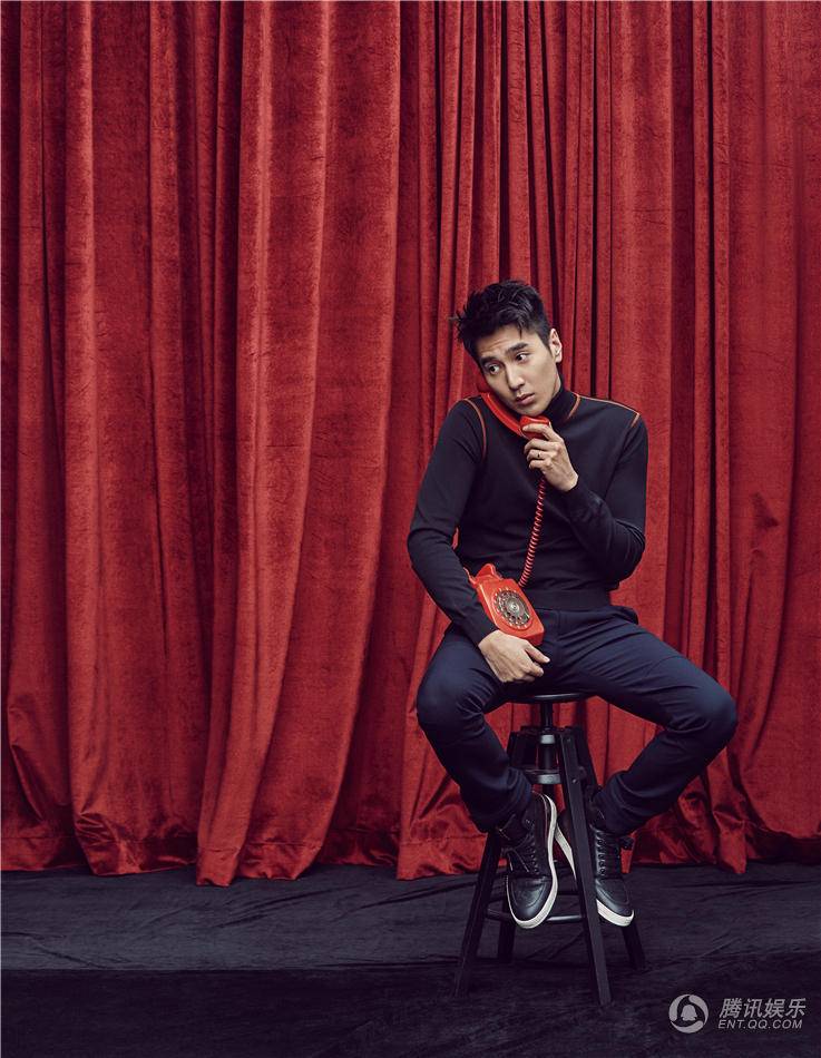 赵又廷登杂志封面大片 鬼马搞怪展型男魅力