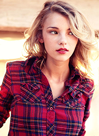 2017年2月欧美美女日历桌面图片