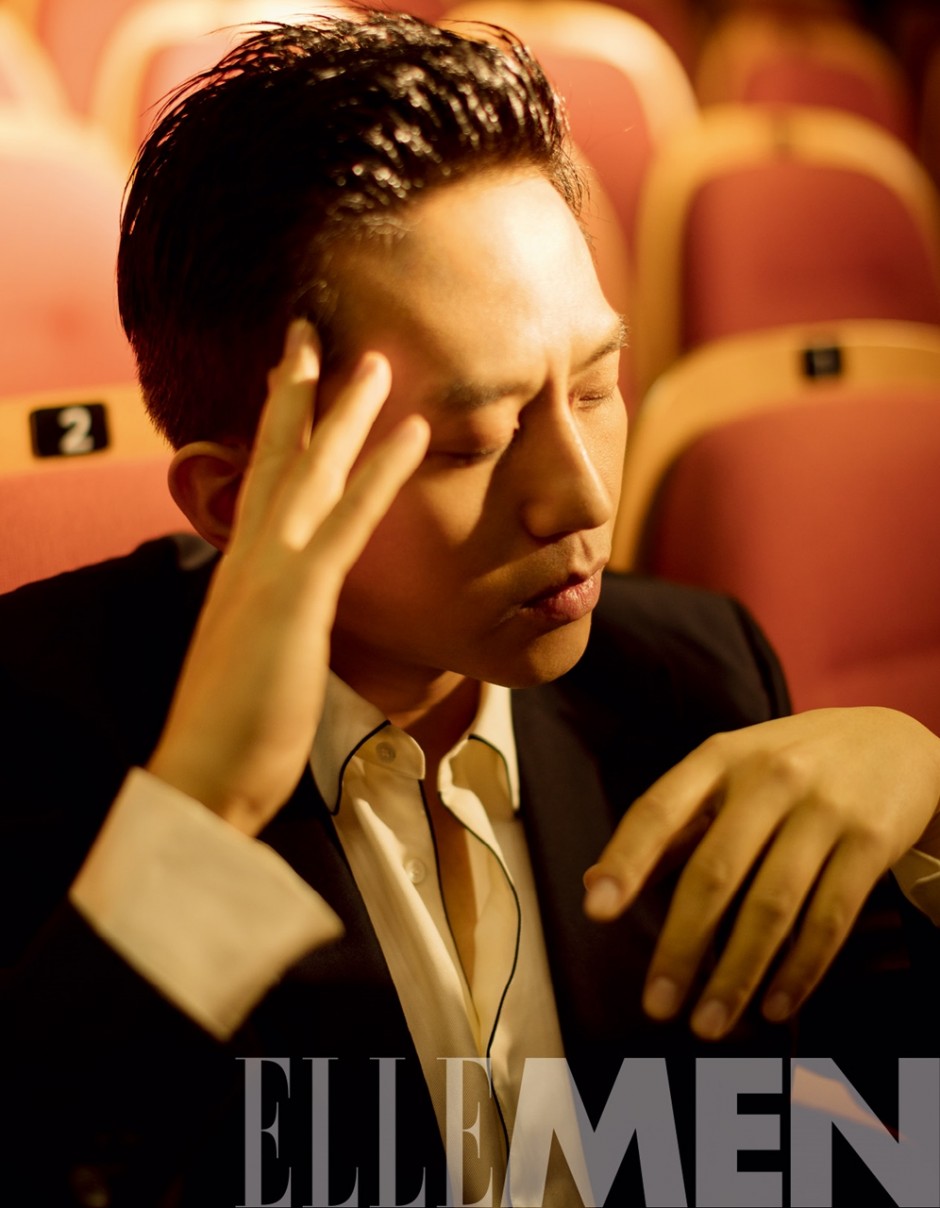 邓超登时尚杂志封面 尽显极致熟男魅力