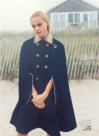 超模Viktoriya Sasonkina登《ELLE》11月杂志封面