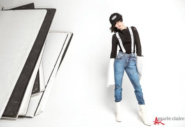 周迅率性不羁登杂志封面 性感红唇造型百变