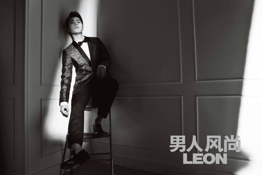 陈学冬杂志黑白复古大片 化身名门&ldquo;贵公子&rdquo;