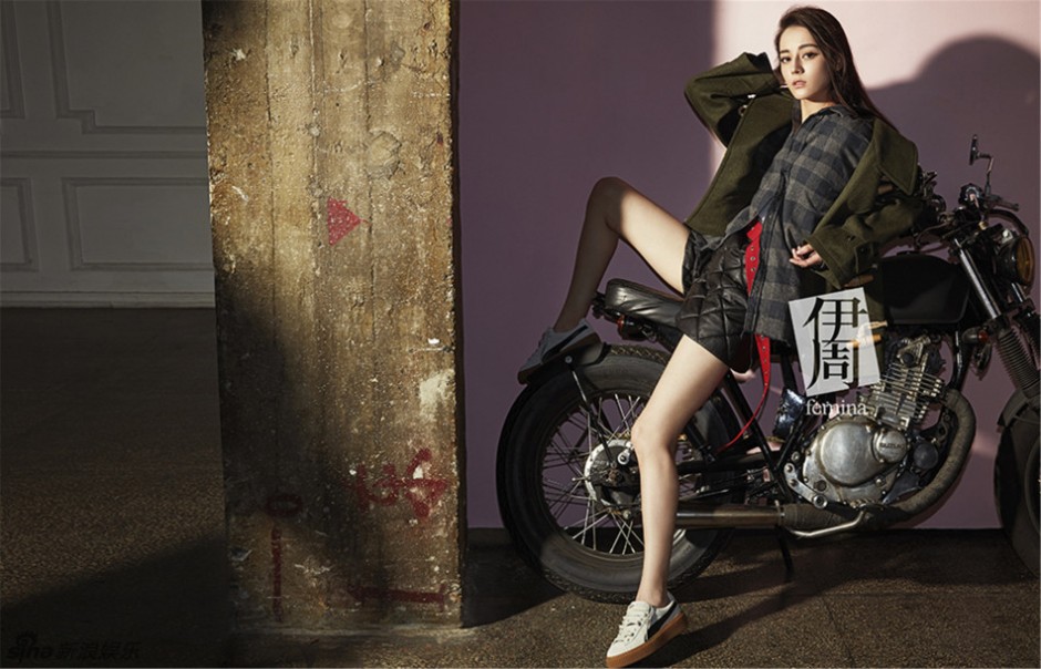 迪丽热巴杂志封面曝光 酷美有范攻气十足