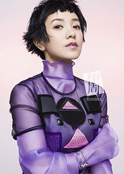 郭采洁短发冷艳写真 奇幻少女变幻莫测