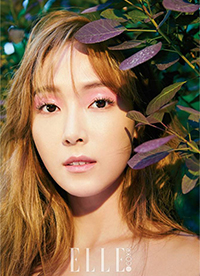 Jessica郑秀妍拍摄美妆大片 风格迥异明艳动人