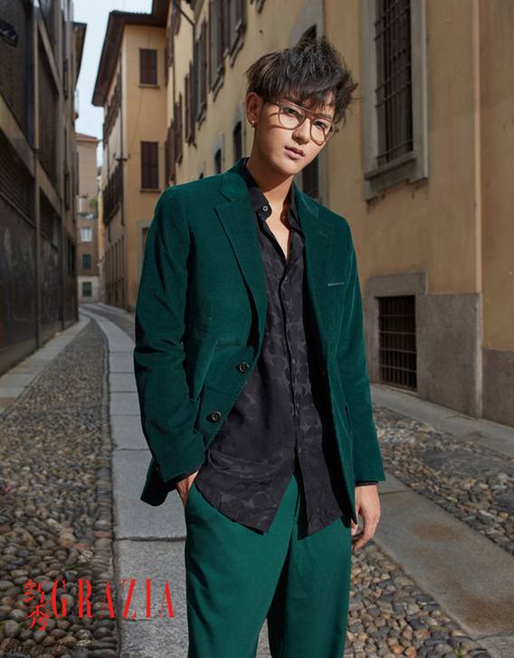 黄子韬最新写真大片曝光 清新不羁帅气时尚