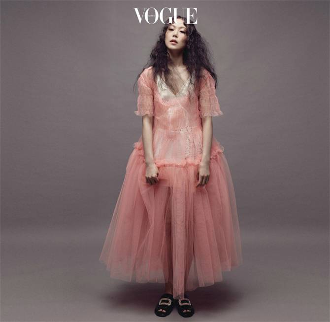 河正宇金敏喜登韩国版《VOGUE》杂志六月刊封面