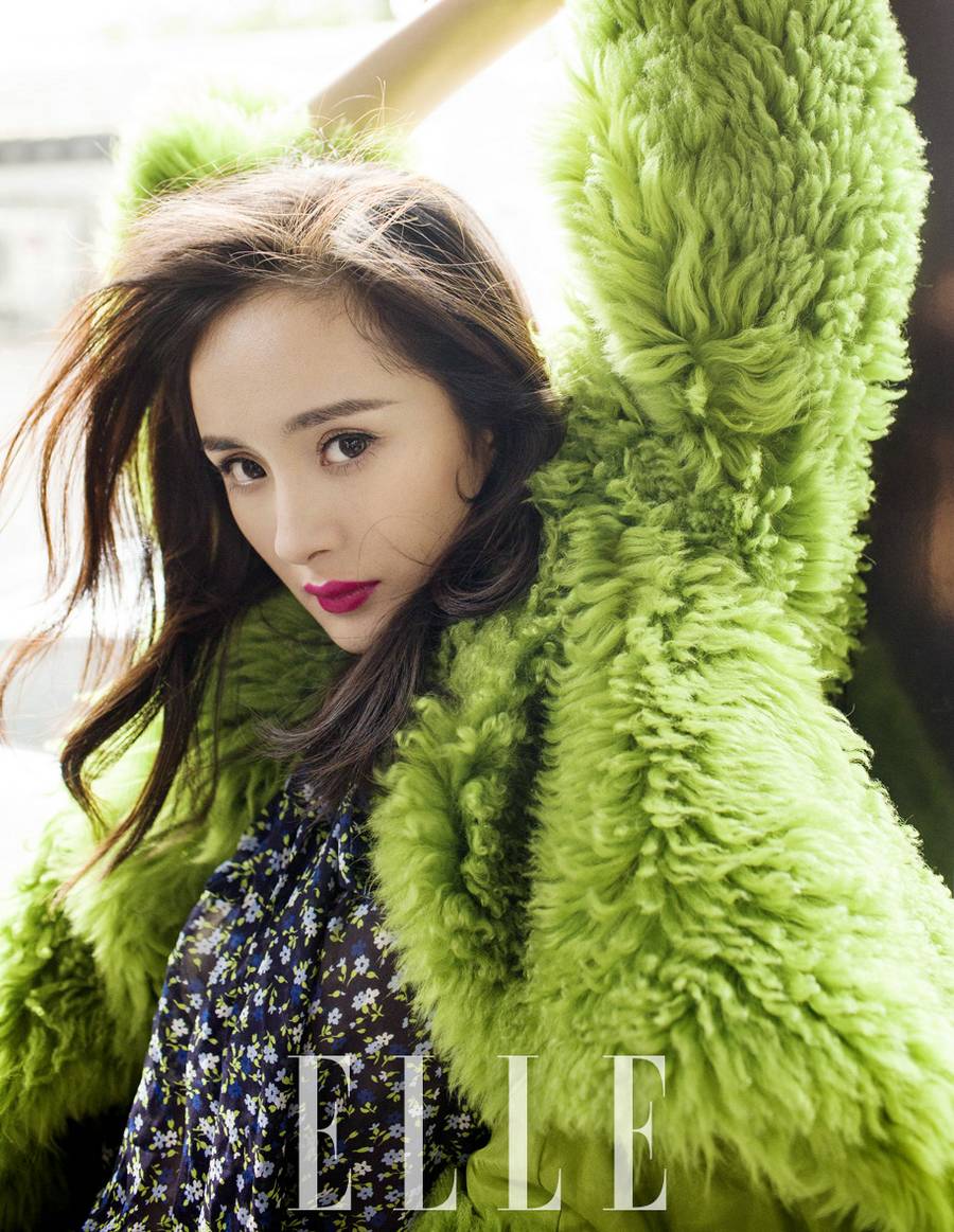 杨幂时尚封面大片 红唇绿袄好妖艳