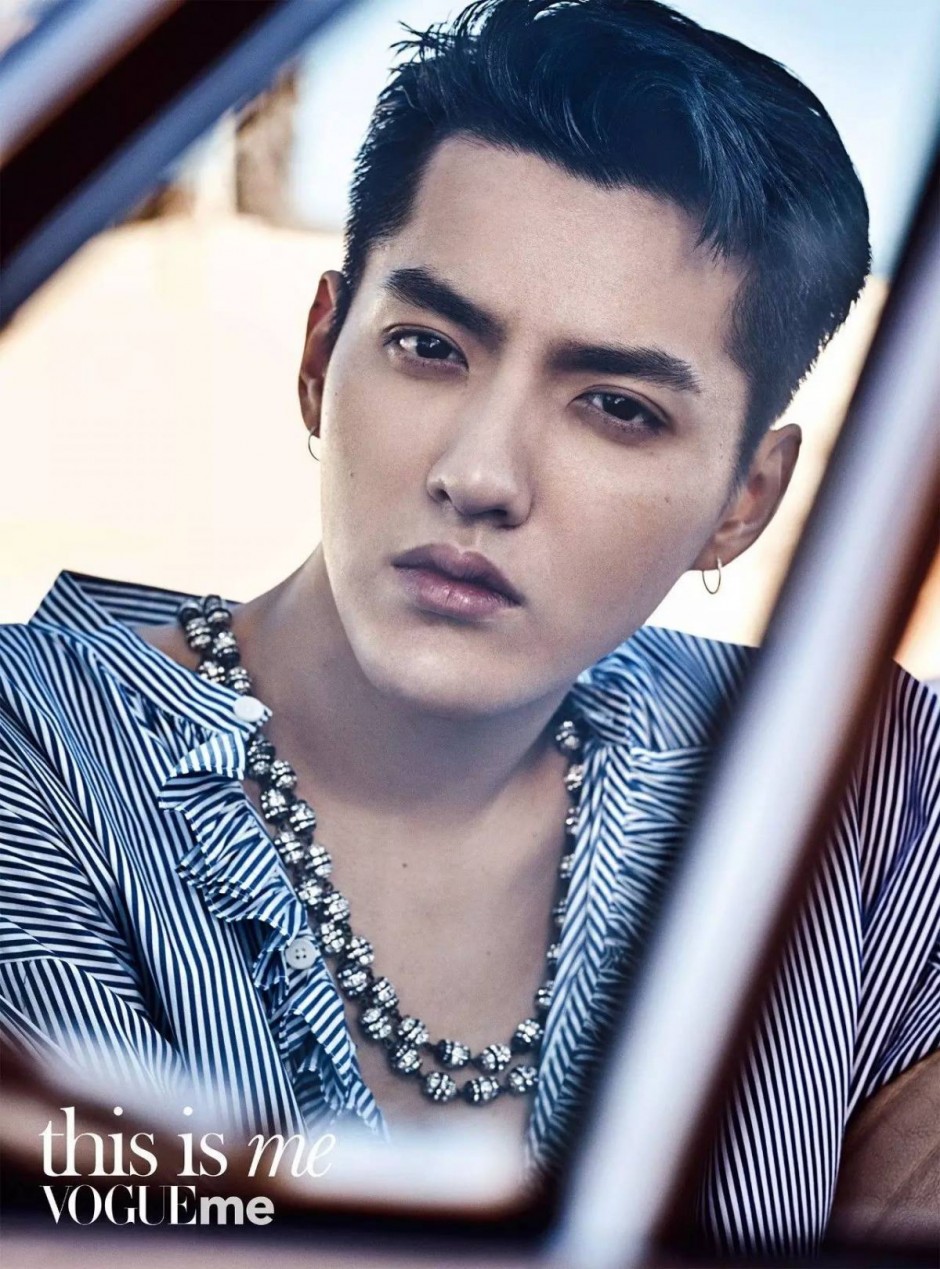 吴亦凡杂志封面图 眼神犀利变身冷峻型男