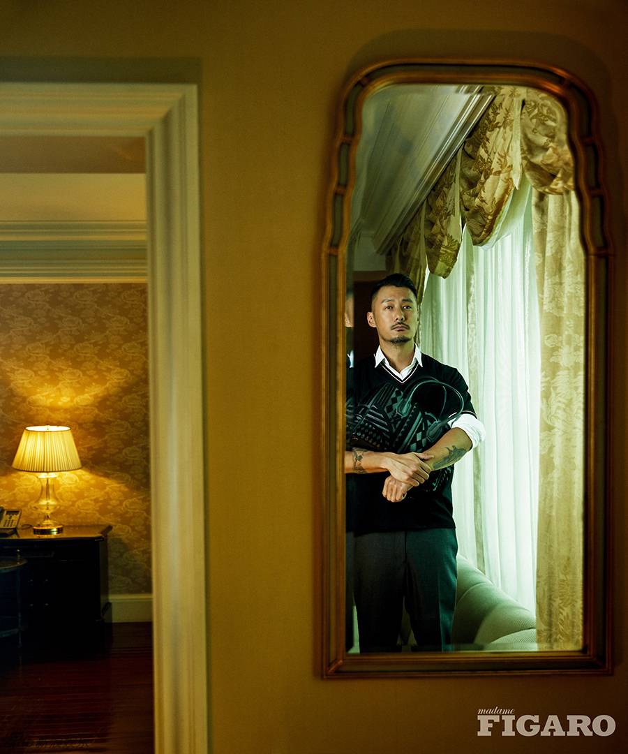 余文乐杂志封面大片 酷感造型尽显熟男魅力