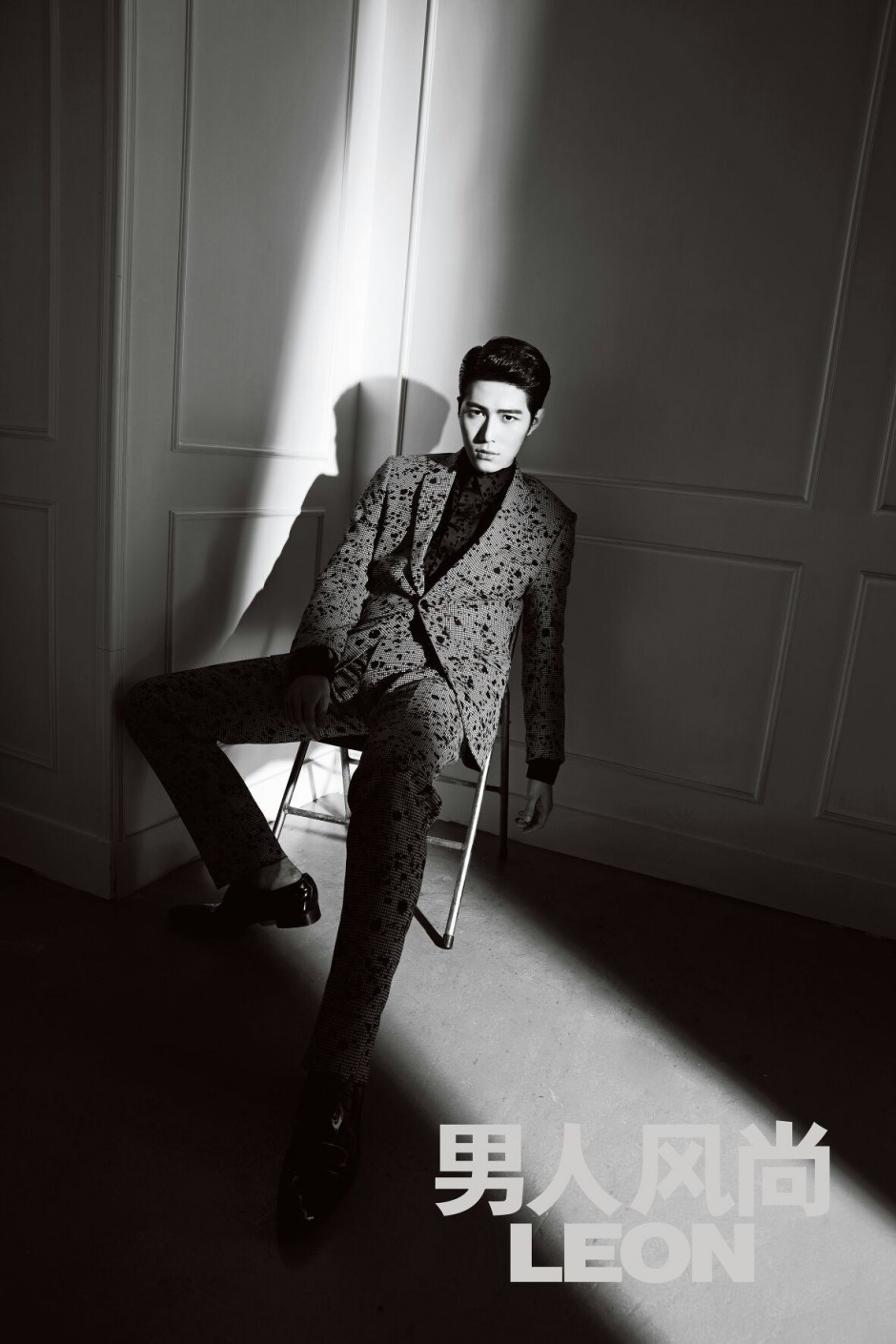 陈学冬杂志黑白复古大片 化身名门&ldquo;贵公子&rdquo;