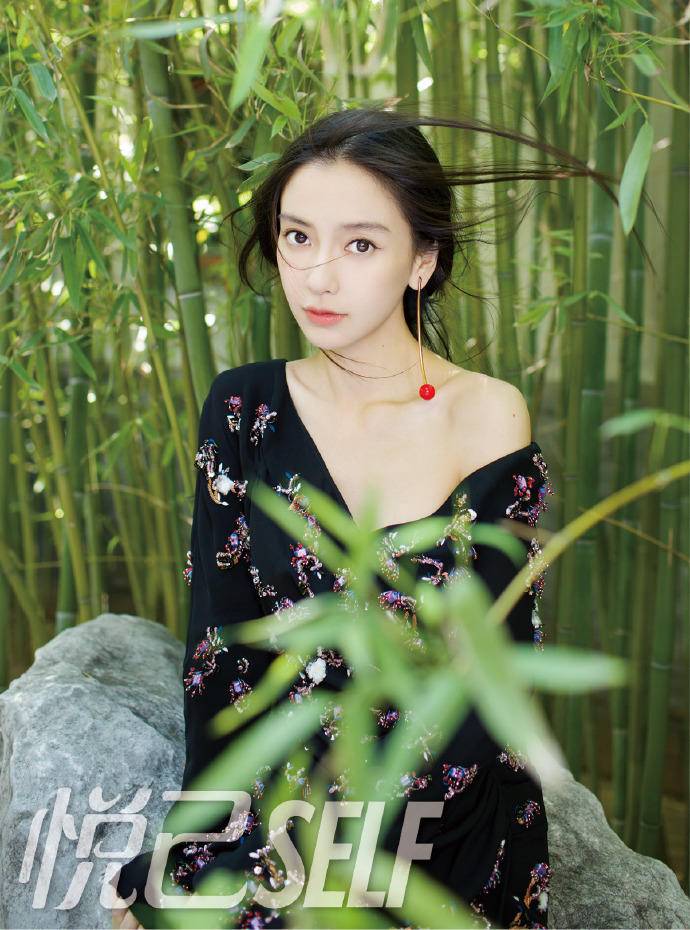 angelababy杂志封面大片曝光 清风拂发演绎唯美中国风