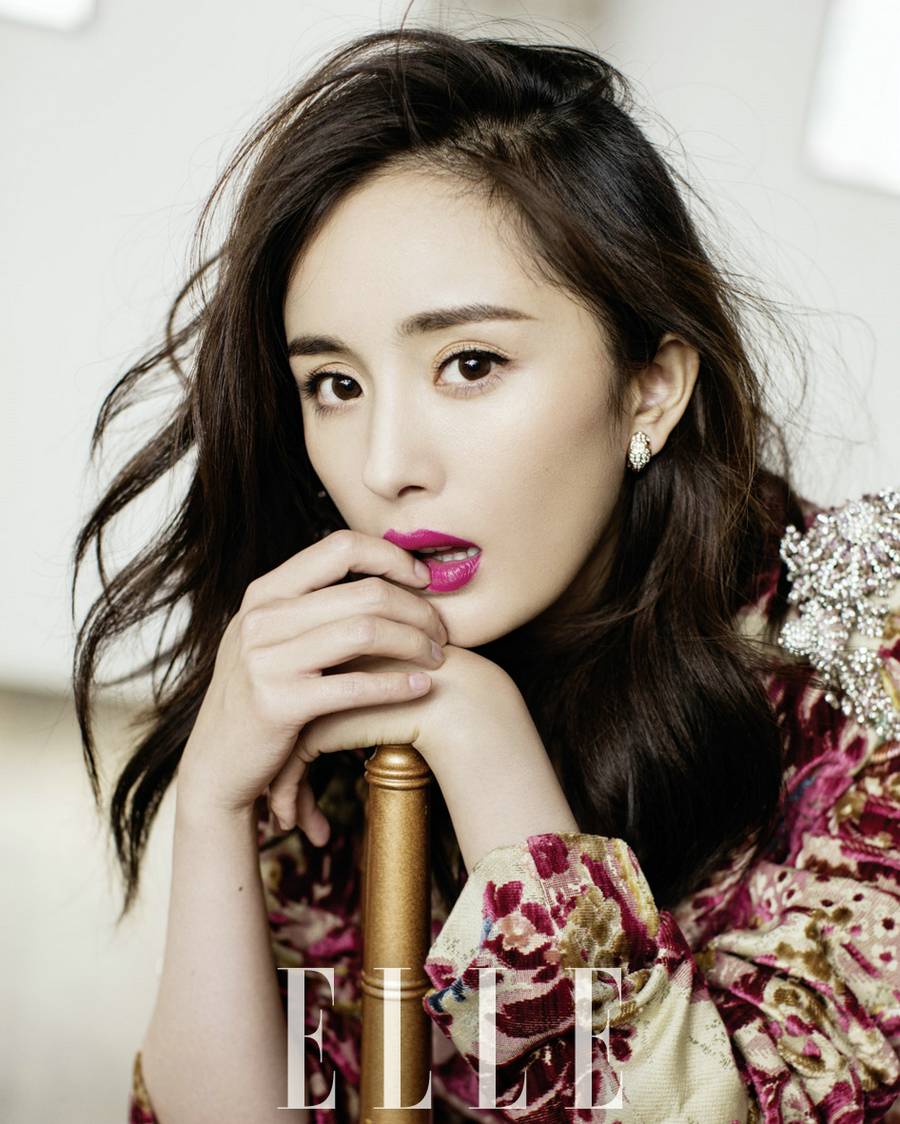 杨幂时尚封面大片 红唇绿袄好妖艳