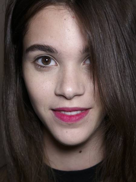 娱乐圈大油头发型走高 湿发油发谁最美