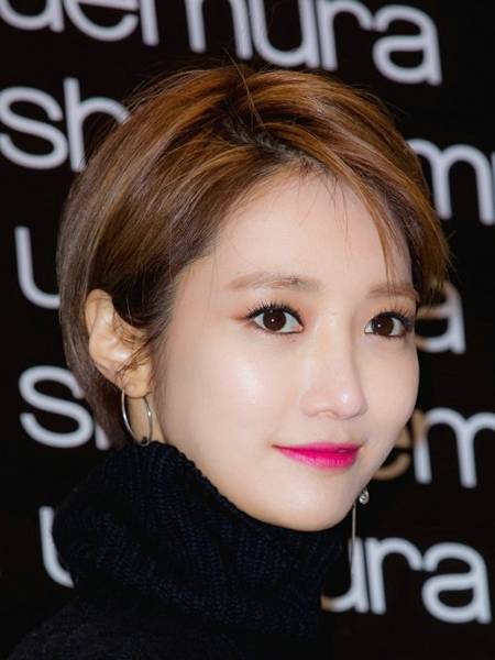 高俊熙短发时尚造型 帅气中又不失温柔