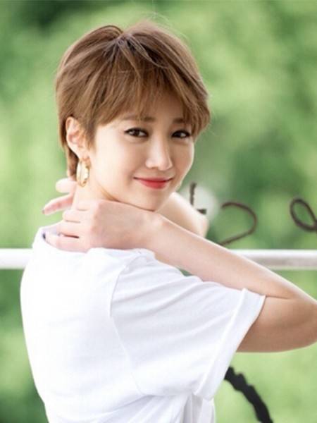 高俊熙短发时尚造型 帅气中又不失温柔