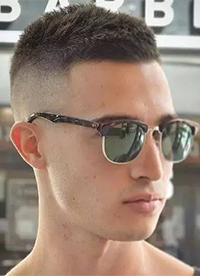 这才是型男该有的发型 简单干练帅一脸