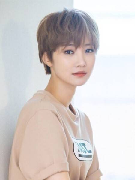 高俊熙短发时尚造型 帅气中又不失温柔