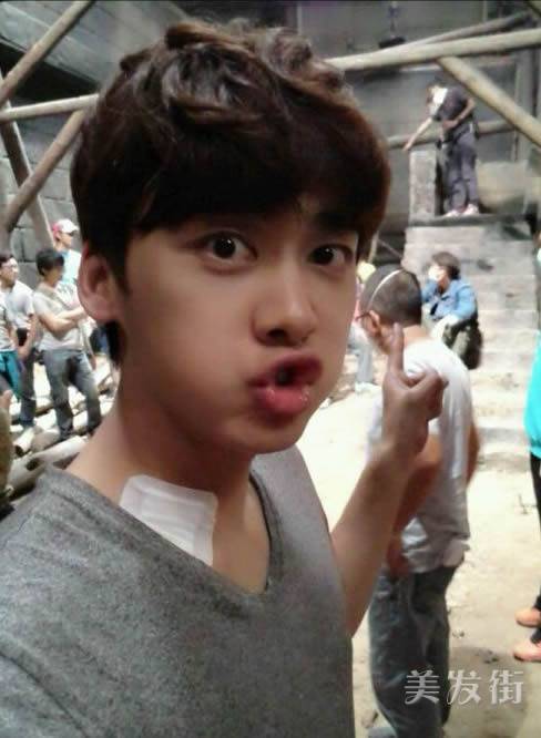 李易峰发型图片 李易峰时尚烫发发型锦集