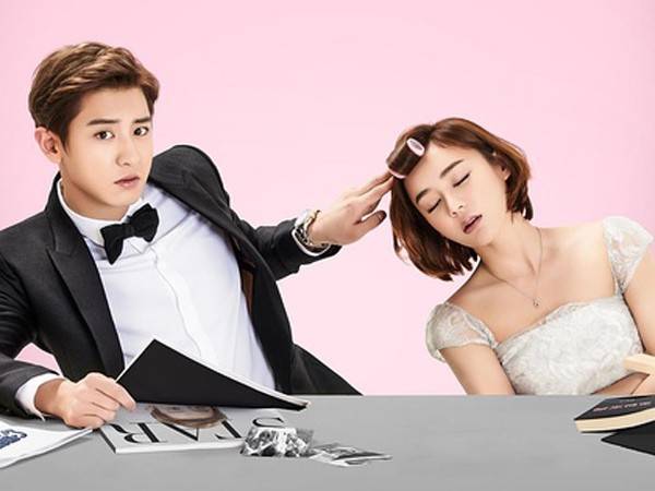 《黑粉》上线 袁姗姗时尚短发发型获青睐