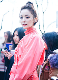 古力娜扎发型图片欣赏 俏皮清纯的短发丸子头