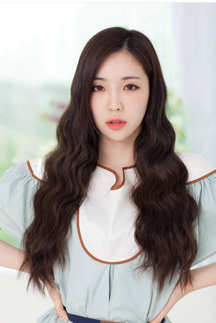 春季最流行长发发型 气质清新焕发时尚感