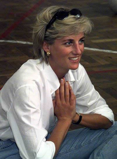 近代女明星发型图片 百变造型引领时尚潮流