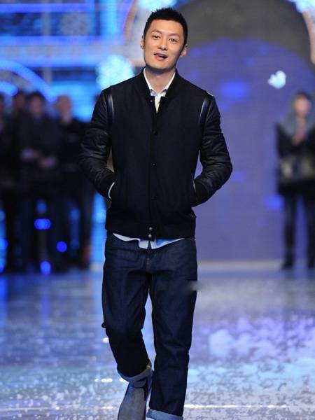 “六叔”余文乐发型史 子弹头短发显男士气质