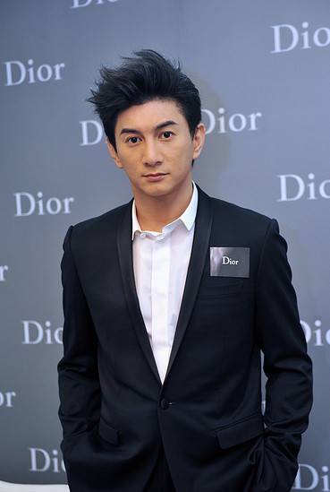 吴奇隆发型图片精选 示范男人帅气短发造型