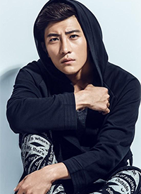 主持人大左运动系写真 百变风格诠释双面性格