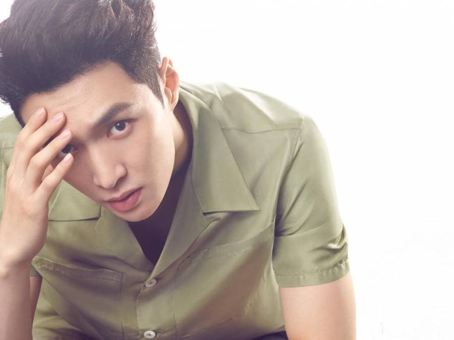 张艺兴肌肉性感写真照 大秀人鱼线