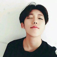 帅气抛媚眼短发型男头像图片