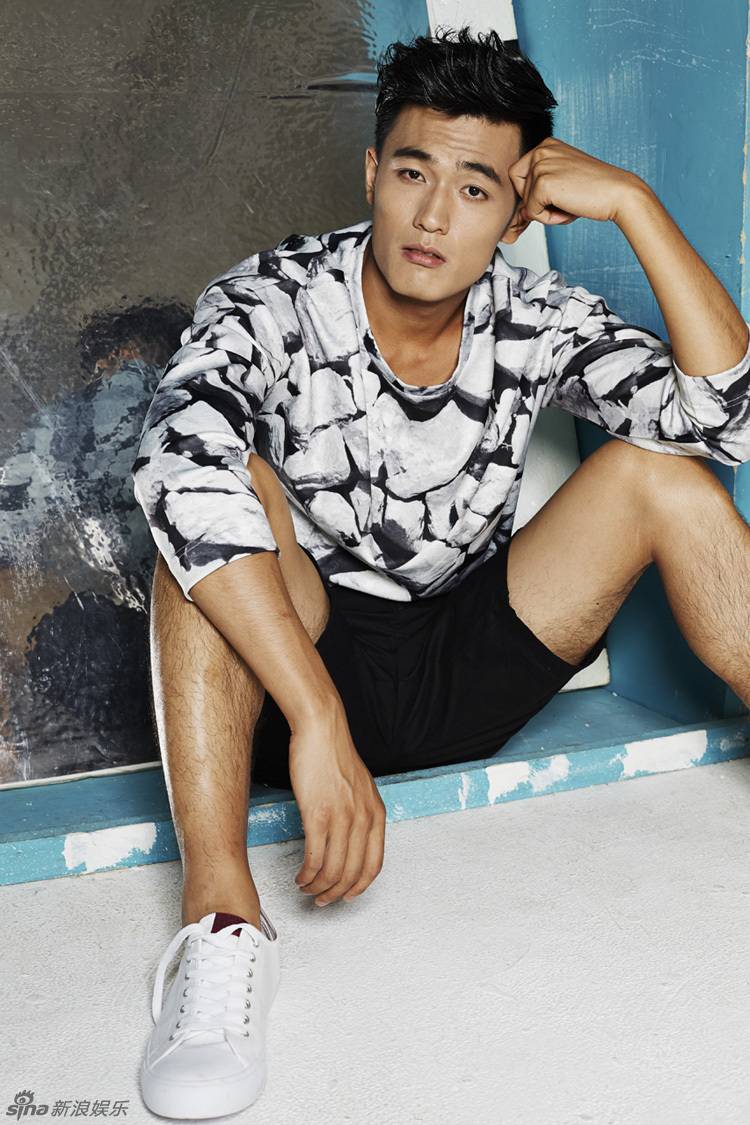 演员吴旭东时尚写真曝光 休闲风尽显运动型男本色