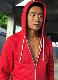 演员霍亚明最新写真 秀健硕肌肉运动力爆表