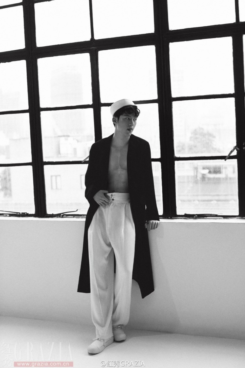 &ldquo;奶爸&rdquo;董力最新写真 荷尔蒙爆棚大秀精致胸肌