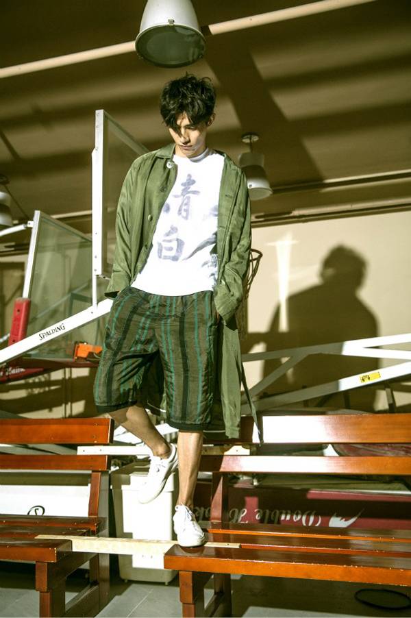 &ldquo;双面男神&rdquo;李子峰帅气运动时尚大片