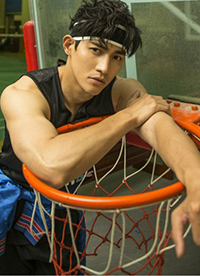 “双面男神”李子峰帅气运动时尚大片