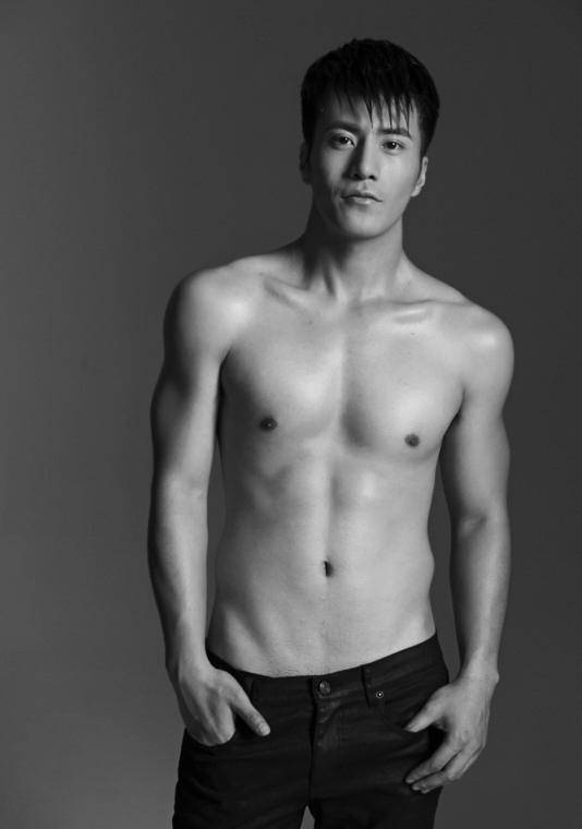 内地演员李晨浩腹肌写真尽显男性魅力
