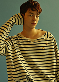 “奶爸”董力最新写真 荷尔蒙爆棚大秀精致胸肌