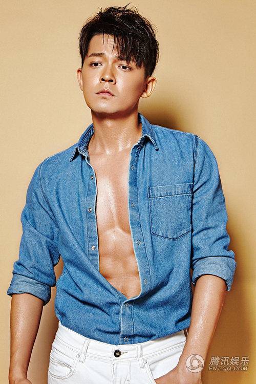 闫肃最新写真大片曝光 大秀肌肉魅力爆表
