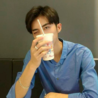 帅气抛媚眼短发型男头像图片