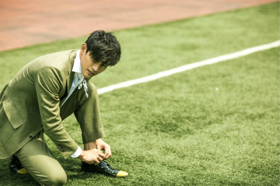 &ldquo;双面男神&rdquo;李子峰帅气运动时尚大片