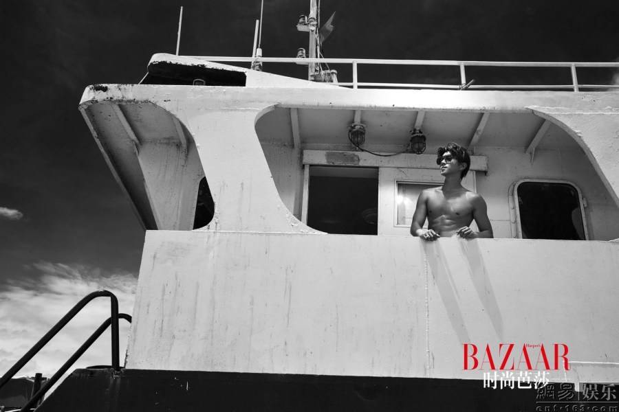 黄致列时尚大片写真照 肌肉猛男展现野性魅力