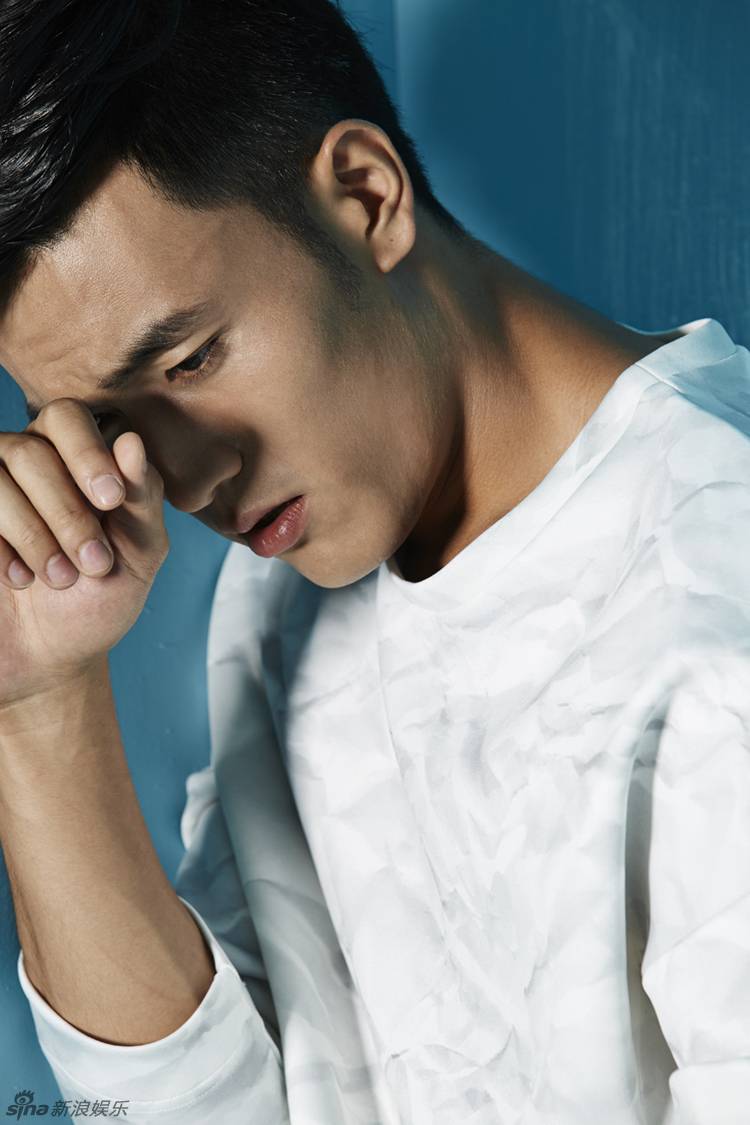 演员吴旭东时尚写真曝光 休闲风尽显运动型男本色