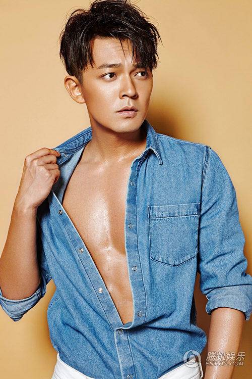 闫肃最新写真大片曝光 大秀肌肉魅力爆表