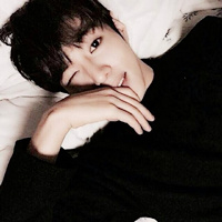 帅气抛媚眼短发型男头像图片